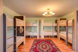 Хостелы Ayar Hostel Bishkek Бишкек Спальное место на двухъярусной кровати в общем номере для мужчин и женщин-1